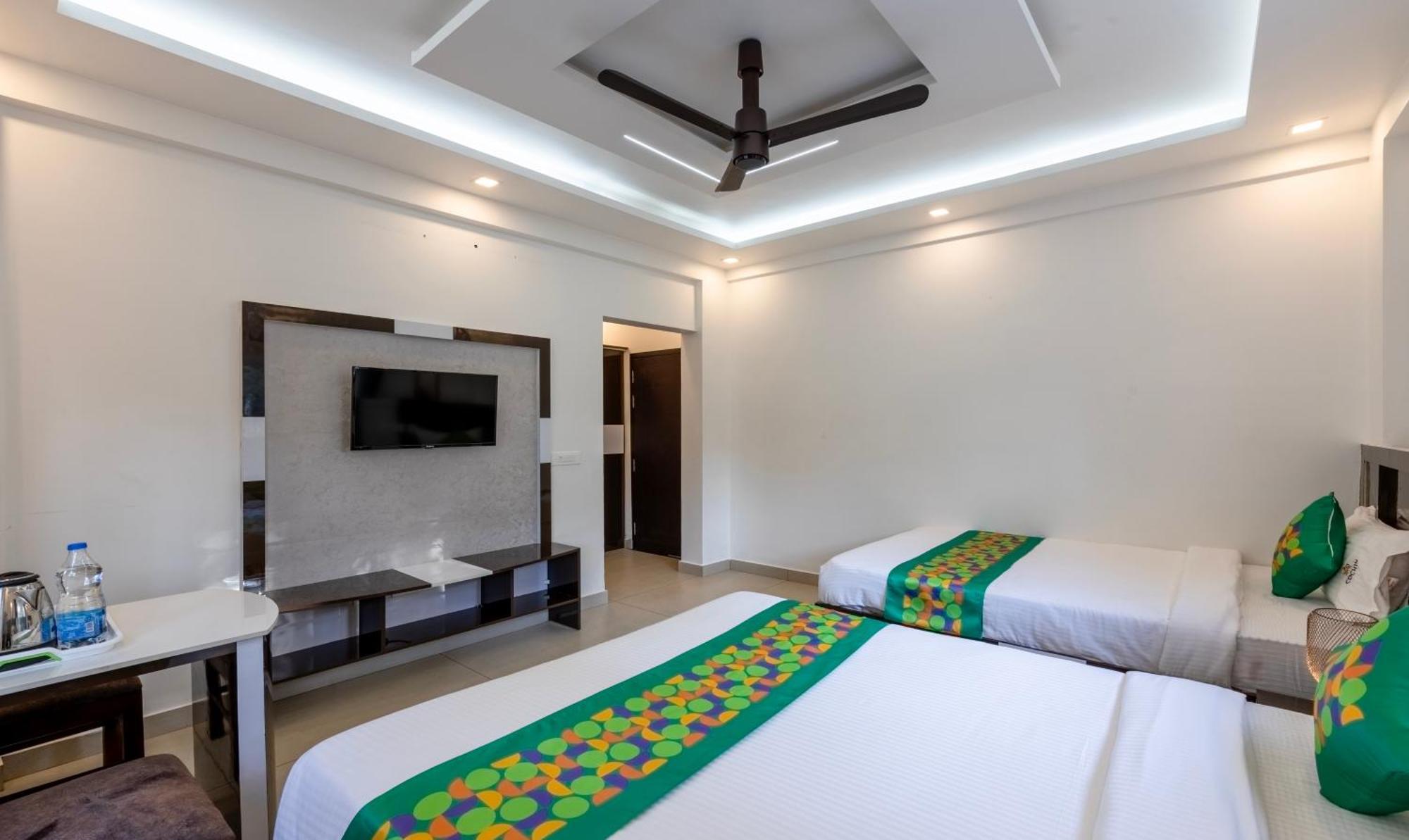 Treebo Premium Cochin Airport, 5 Min From Cochin Airport Hotel Kochi Luaran gambar