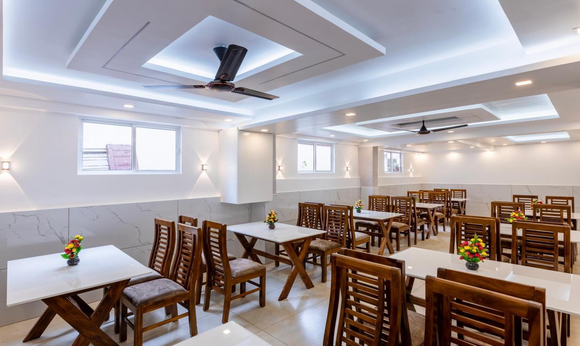 Treebo Premium Cochin Airport, 5 Min From Cochin Airport Hotel Kochi Luaran gambar